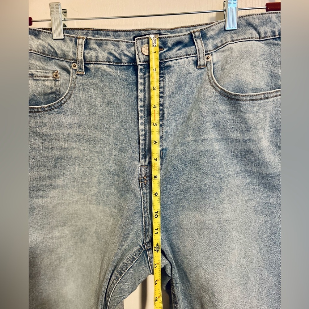 Frye Women's Light Blue Straight Leg Jeans - Picture 11 of 11